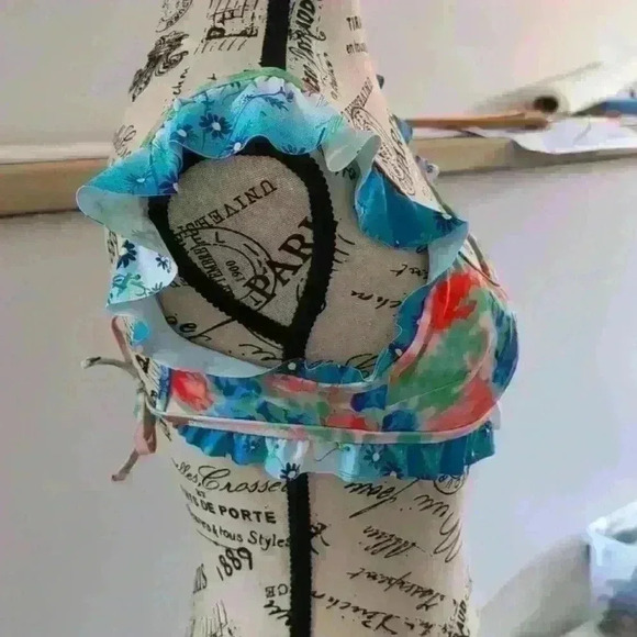 AERIE | Women's Tie  Dye Floral Scoop Neck Ruffled Bikini Top - Picture 3 of 4